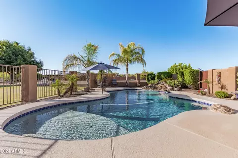 Exterior - 924 E Carlise Rd, Phoenix, AZ 85086 photo 16 of 24