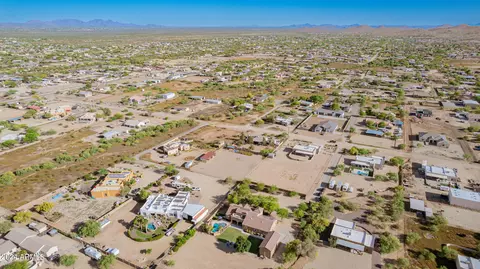 View/Area - 924 E Carlise Rd, Phoenix, AZ 85086 photo 10 of 12