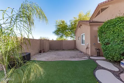 Exterior - 924 E Carlise Rd, Phoenix, AZ 85086 photo 17 of 24