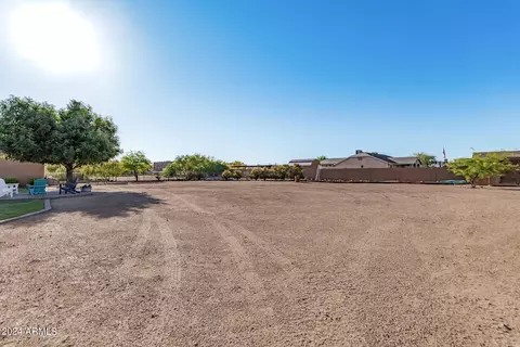 Exterior - 924 E Carlise Rd, Phoenix, AZ 85086 photo 23 of 24