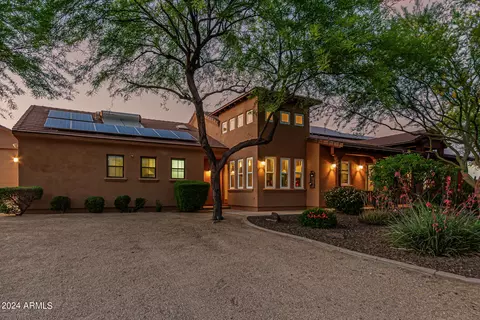 Exterior - 924 E Carlise Rd, Phoenix, AZ 85086 photo 4 of 24