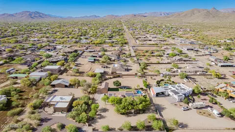 View/Area - 924 E Carlise Rd, Phoenix, AZ 85086 photo 3 of 12