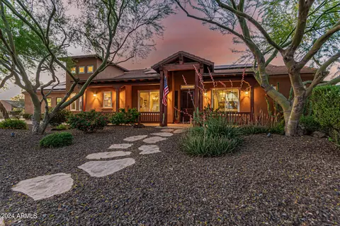 Exterior - 924 E Carlise Rd, Phoenix, AZ 85086 photo 5 of 24
