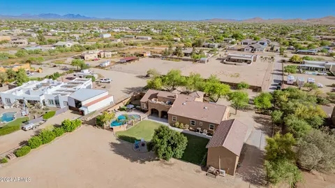 View/Area - 924 E Carlise Rd, Phoenix, AZ 85086 photo 8 of 12