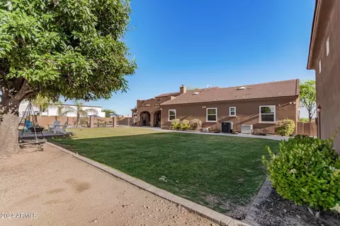 Exterior - 924 E Carlise Rd, Phoenix, AZ 85086 photo 20 of 24
