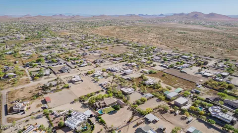 View/Area - 924 E Carlise Rd, Phoenix, AZ 85086 photo 11 of 12