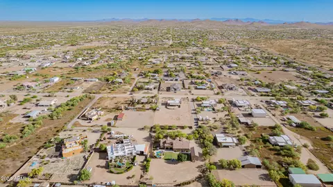 View/Area - 924 E Carlise Rd, Phoenix, AZ 85086 photo 9 of 12