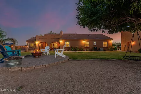Exterior - 924 E Carlise Rd, Phoenix, AZ 85086 photo 12 of 24