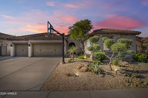 3533 Expedition Way, Phoenix, AZ 85050