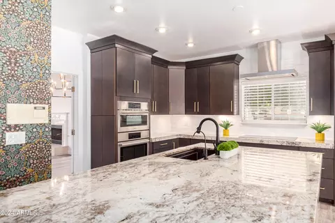 Kitchen - 4625 E Garnet Cir, Mesa, AZ 85206 photo 4 of 6