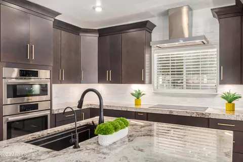 Kitchen - 4625 E Garnet Cir, Mesa, AZ 85206 photo 5 of 6