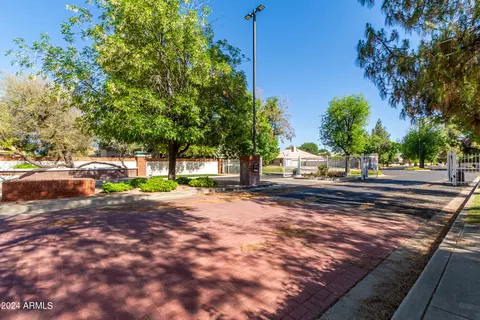 View/Area - 4625 E Garnet Cir, Mesa, AZ 85206 photo 3 of 17