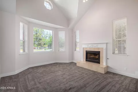 Living - 4625 E Garnet Cir, Mesa, AZ 85206 photo 2 of 16