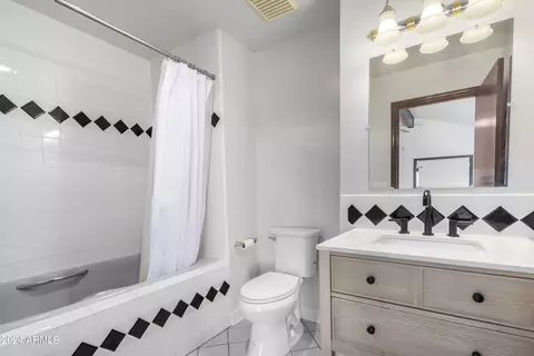 Bath - 4625 E Garnet Cir, Mesa, AZ 85206 photo 7 of 7