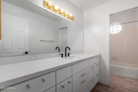 Bath - 4625 E Garnet Cir, Mesa, AZ 85206 photo 5 of 7