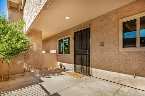 10828 N Biltmore Dr #121, Phoenix, AZ 85029