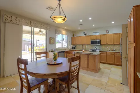 Kitchen - 1889 E Sagebrush St, Gilbert, AZ 85296 photo 7 of 12