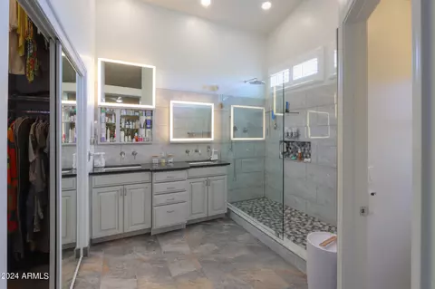 Bath - 1889 E Sagebrush St, Gilbert, AZ 85296 photo 5 of 6