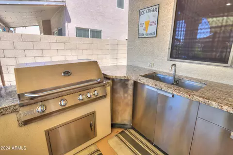 Kitchen - 1889 E Sagebrush St, Gilbert, AZ 85296 photo 10 of 12