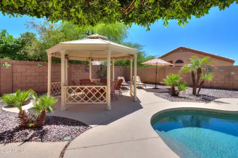 Exterior - 1889 E Sagebrush St, Gilbert, AZ 85296 photo 6 of 12