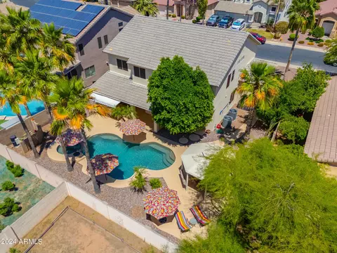 View/Area - 1889 E Sagebrush St, Gilbert, AZ 85296 photo 2 of 5