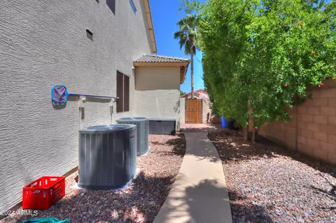 Exterior - 1889 E Sagebrush St, Gilbert, AZ 85296 photo 8 of 12