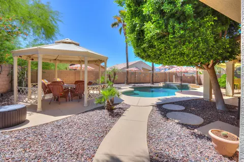 Exterior - 1889 E Sagebrush St, Gilbert, AZ 85296 photo 5 of 12