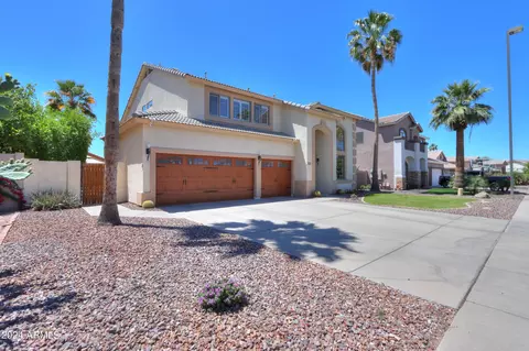 Exterior - 1889 E Sagebrush St, Gilbert, AZ 85296 photo 2 of 12
