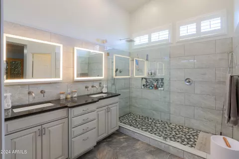 Bath - 1889 E Sagebrush St, Gilbert, AZ 85296 photo 6 of 6