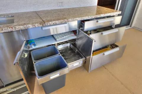 Kitchen - 1889 E Sagebrush St, Gilbert, AZ 85296 photo 11 of 12