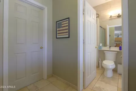 Entry Way - 1889 E Sagebrush St, Gilbert, AZ 85296 photo 5 of 9