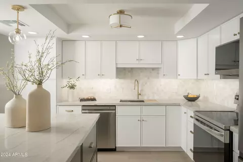 7920 E Camelback Rd #202, Scottsdale, AZ 85251