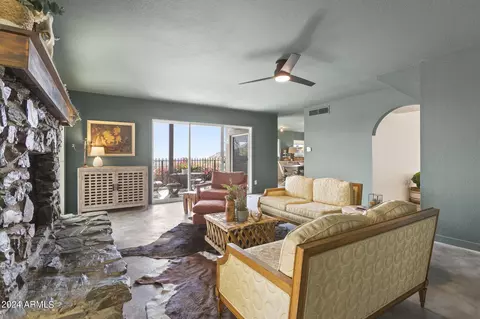 Living - 1734 E Gold Dust Ave, Phoenix, AZ 85020 photo 7 of 10