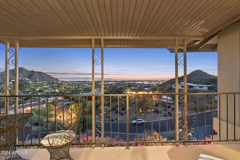 View/Area - 1734 E Gold Dust Ave, Phoenix, AZ 85020 photo 3 of 6