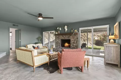 Living - 1734 E Gold Dust Ave, Phoenix, AZ 85020 photo 5 of 10