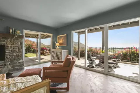 Living - 1734 E Gold Dust Ave, Phoenix, AZ 85020 photo 9 of 10