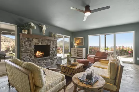 Living - 1734 E Gold Dust Ave, Phoenix, AZ 85020 photo 3 of 10