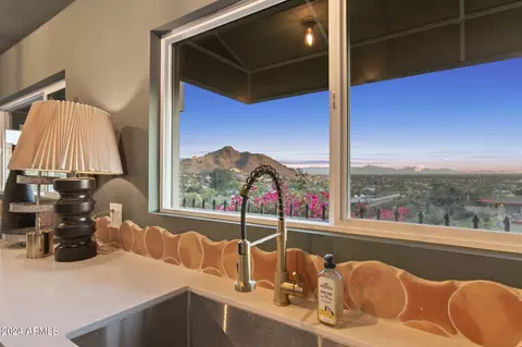 Kitchen - 1734 E Gold Dust Ave, Phoenix, AZ 85020 photo 5 of 5