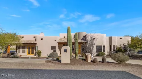104 W Night Glow Dr, Phoenix, AZ 85085