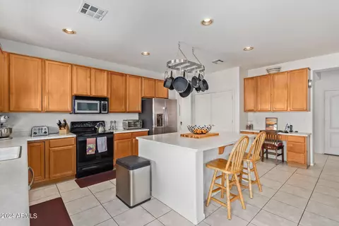 Kitchen - 9518 E Meseto Ave, Mesa, AZ 85209 photo 2 of 3