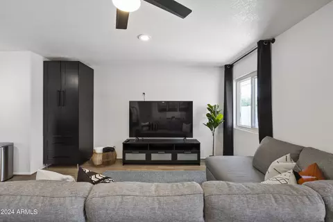 2554 E Villa Rita Dr, Phoenix, AZ 85032 photo 4