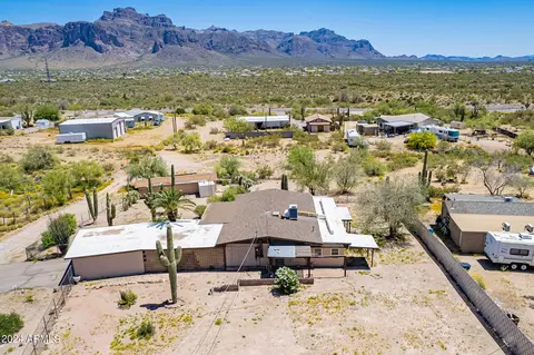 173 N Hilton Rd, Apache Junction, AZ 85119