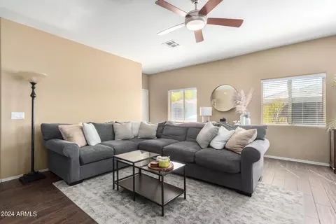 2602 E Jessica Ln, Phoenix, AZ 85040 photo 4