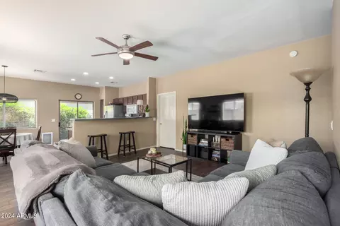 2602 E Jessica Ln, Phoenix, AZ 85040 photo 3
