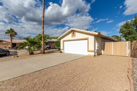 19009 N 11th Dr, Phoenix, AZ 85027 photo 2