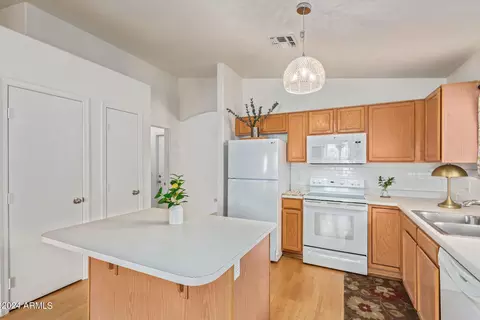 19009 N 11th Dr, Phoenix, AZ 85027 photo 9