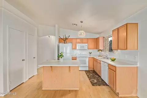 19009 N 11th Dr, Phoenix, AZ 85027 photo 8