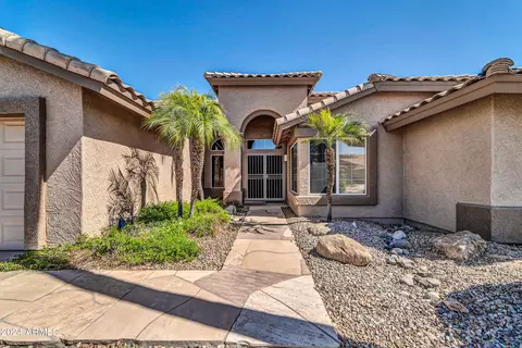 8929 W Kerry Ln, Peoria, AZ 85382