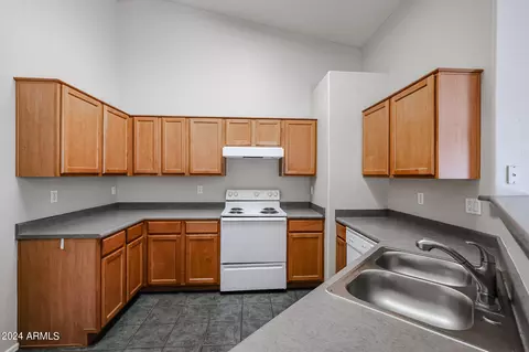 809 W Chambers St, Phoenix, AZ 85041 photo 6