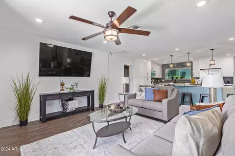 1004 N Constellation Way, Gilbert, AZ 85234 photo 2